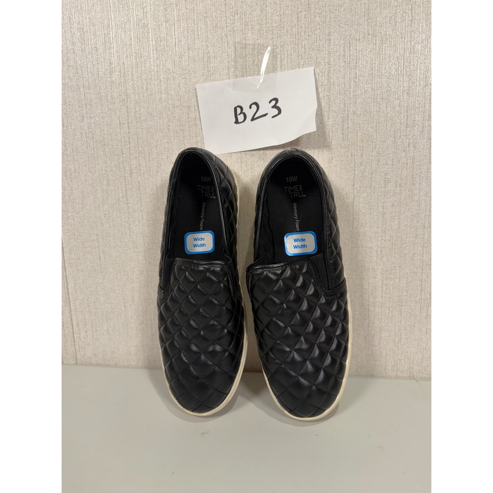 Time and Tru Perforated Twin Gore Slip-On women shoes size 10 wide